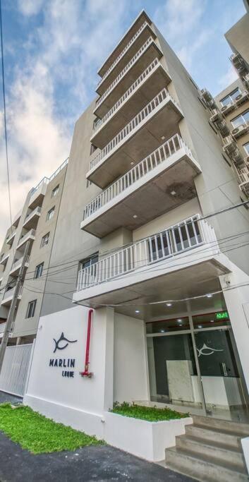 A Estrenar! Apartamento Con Pileta Zona Aeropuerto Wifi 200Mg Асунсьйон Екстер'єр фото